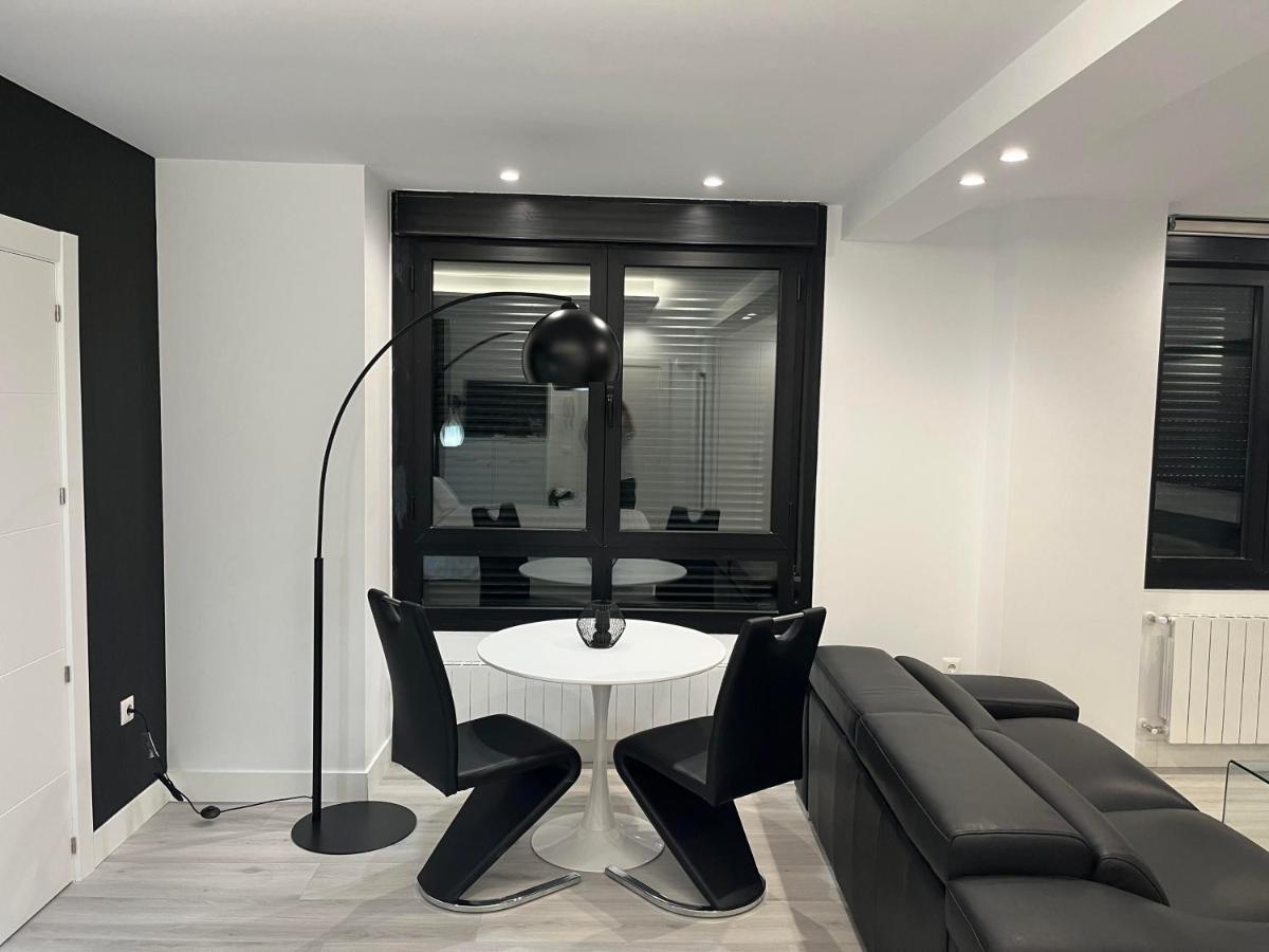 Black And White Suite "La Marinera" Castro Urdiales Exterior photo